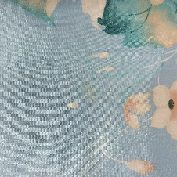 Morgan Taylor Intimates Blue Floral Robe - Picture 8 of 8